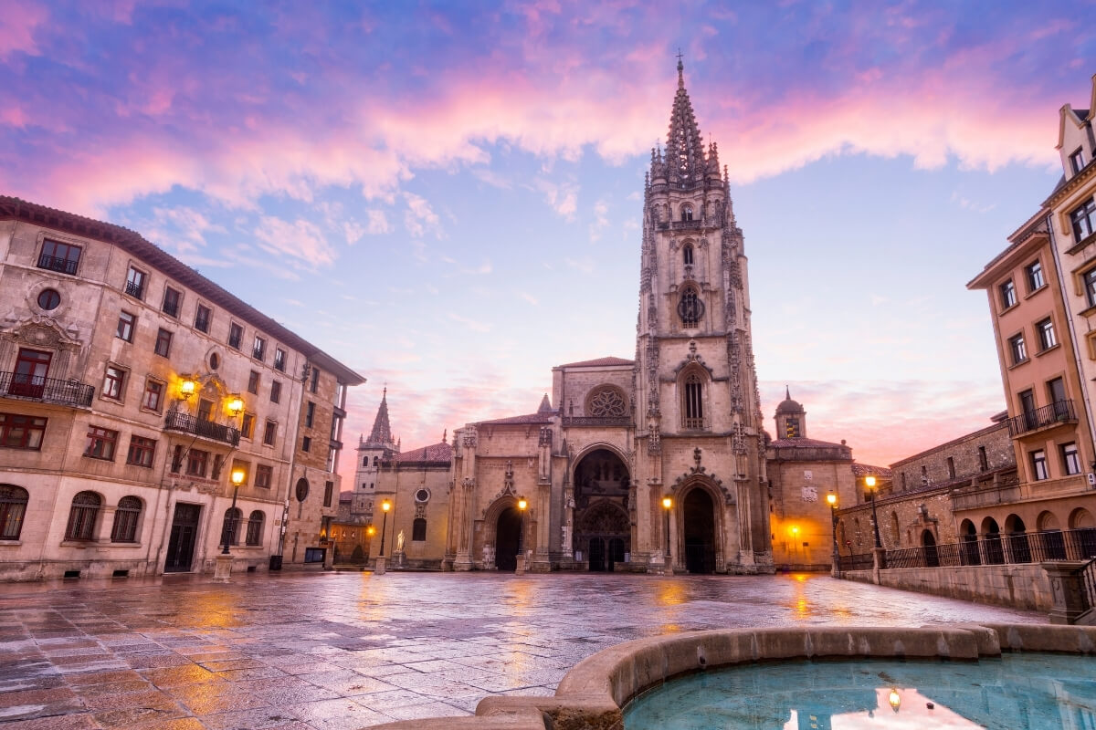Catedral de Oviedo - Pueblos Asturianos