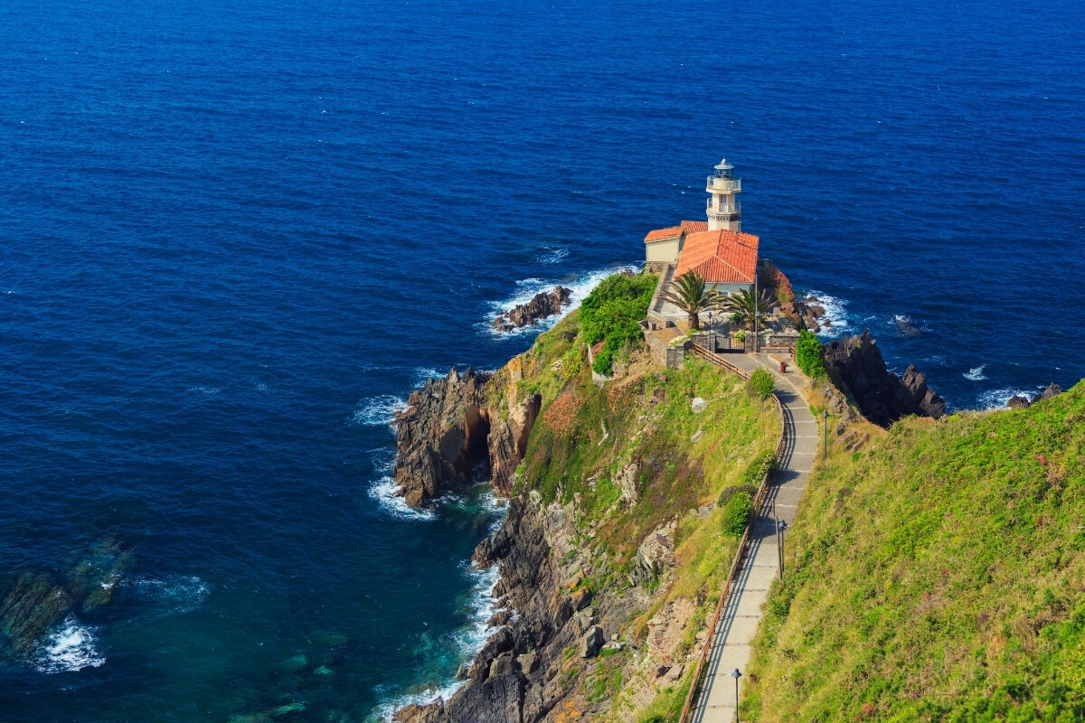 Faro de Cudillero - Pueblos Asturianos