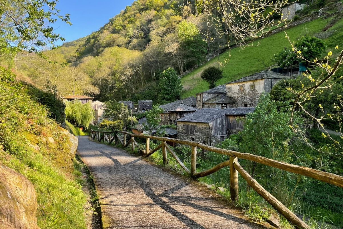 Conjunto etnográfico de Os Teixois - Pueblos Asturianos