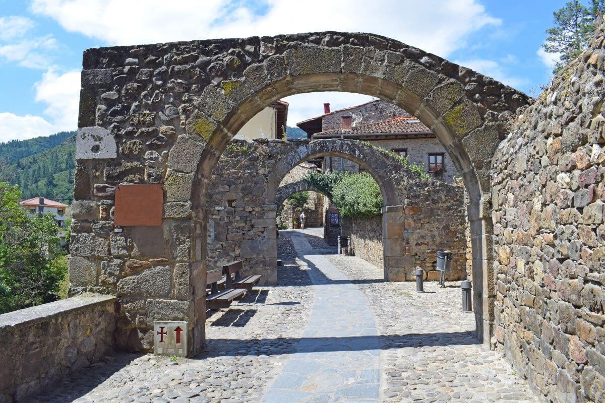 Casco histórico Cangas de Onís - Pueblos Asturianos