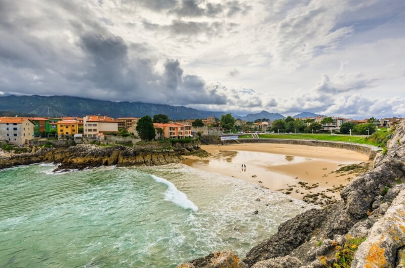 Llanes