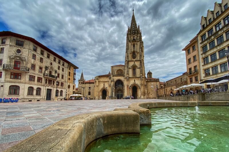 Oviedo / Uviéu