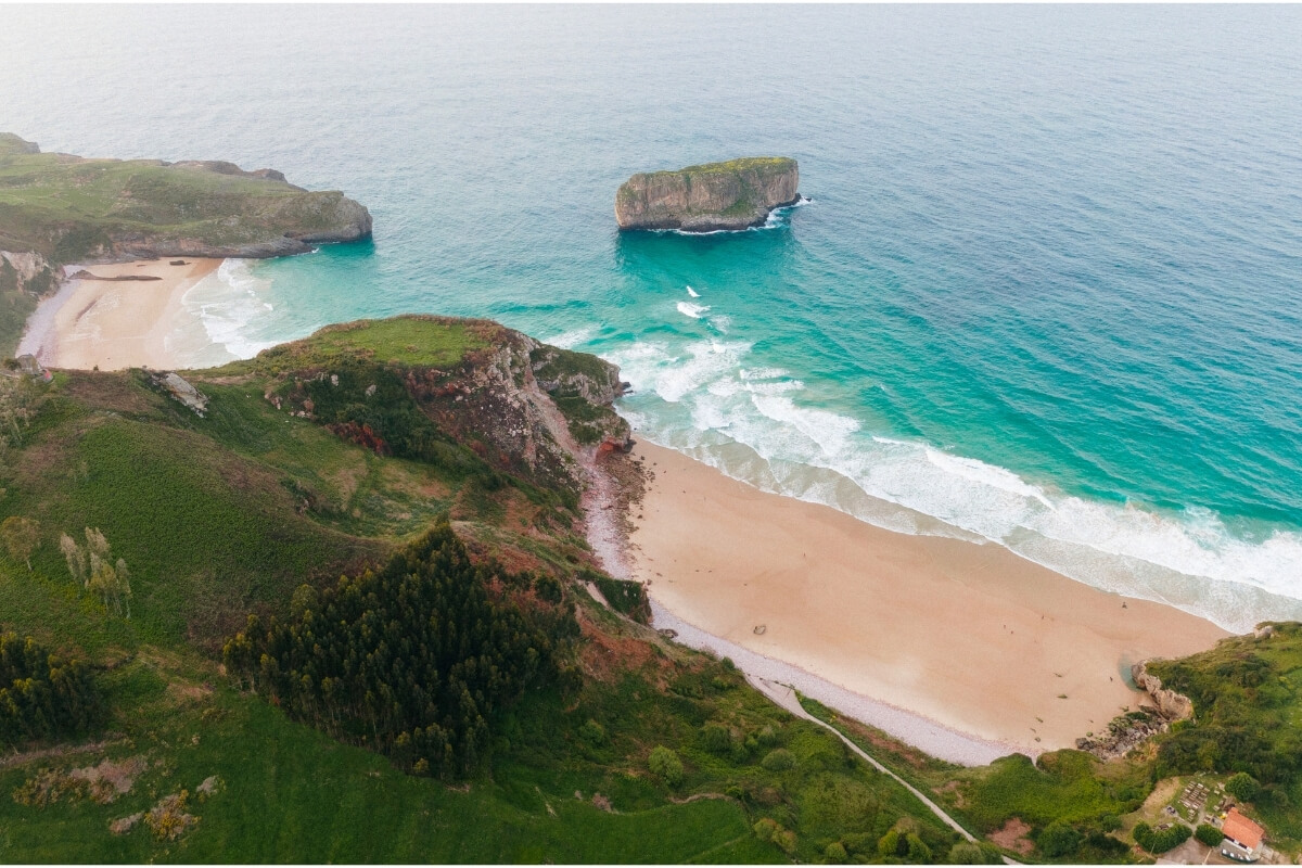 Playa de Ballota