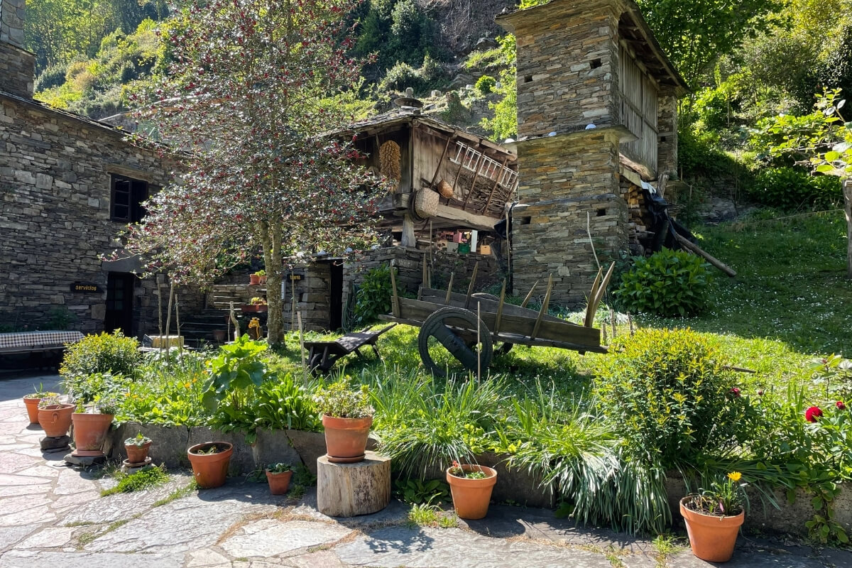 Meson As Veigas - Pueblos Asturianos