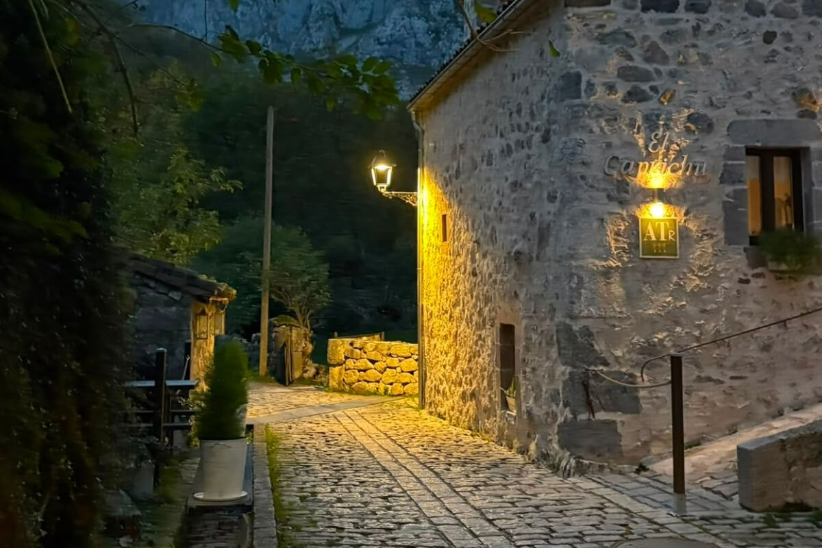 El Caprichu de Bulnes - Pueblos Asturianos