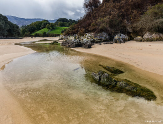 Playa de Poo, en Llanes, Asturias