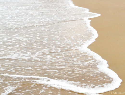 Playa de La Isla, en Colunga, Asturias